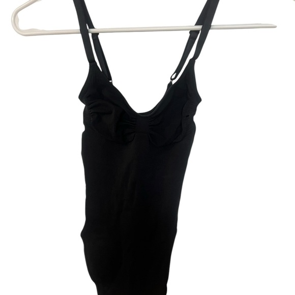 SKIMS Seamless Sculpt Brief Bodysuit, Size Small/Medium , ONYX - Picture 3 of 9